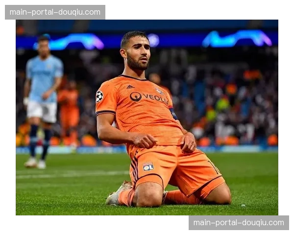 边后卫角色演变数据：欧冠强队边卫传中占比显著提升，进攻参与度创新高