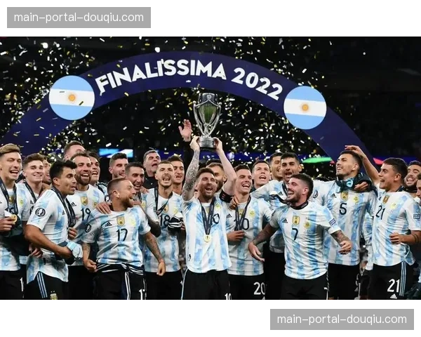 伤病速递：贝蒂斯主力中卫佩泽拉左膝韧带受伤，预计赛季报销