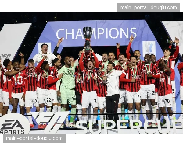 sofascore本轮最佳阵：劳塔罗、莱奥、弗格森领衔